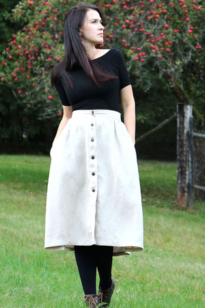 Autorská prepienacia sukňa Lotika českej výroby zo 100% l'anu vypestovaného v EÚ jednofarebná áčkový strih dĺžka